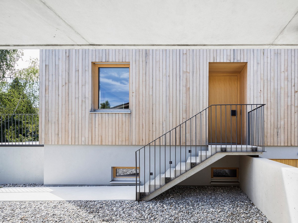 Двухэтажный деревянный дом в Австрии