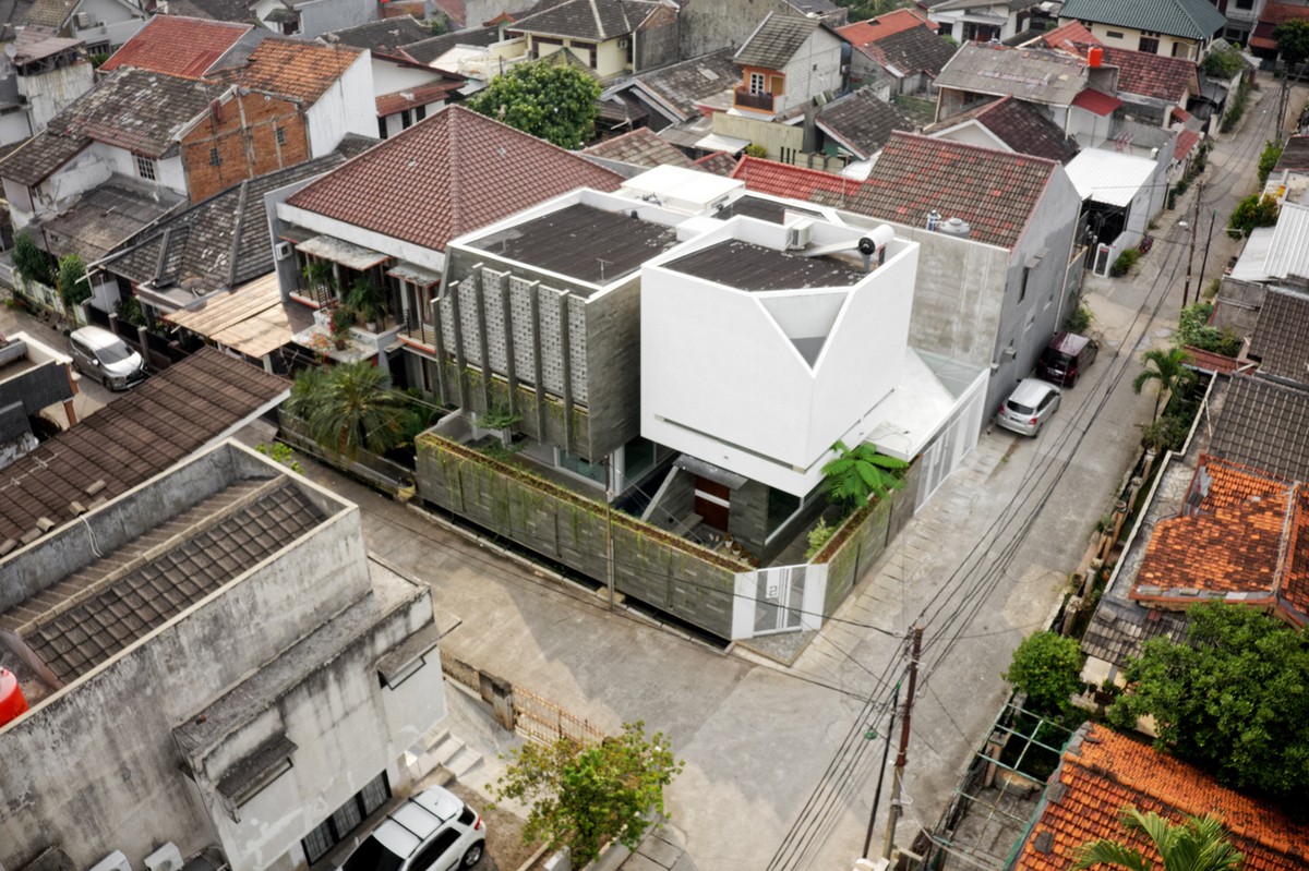 Современный городской дом в Индонезии