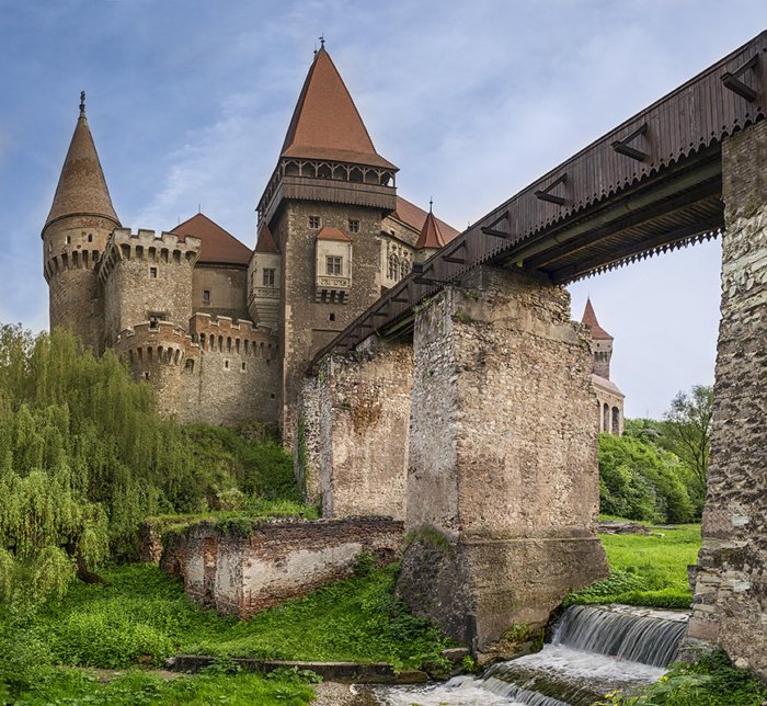 Замок Корвинов, Румыния В Трансильвании, небольшом городке Хунедоара можно ...
