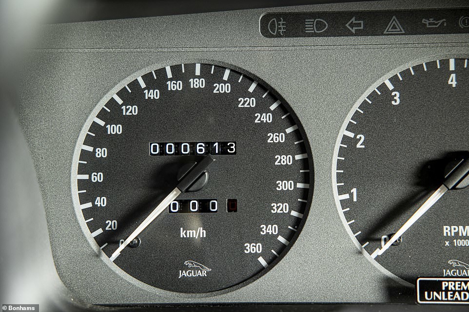 Jaguar XJ220 1993 года продали за рекордную сумму