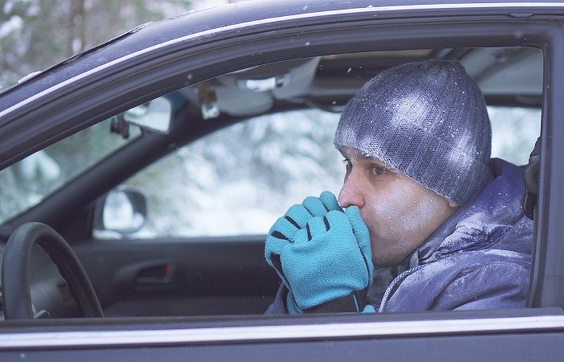 Какие вещи не стоит оставлять в машине на морозе, чтобы не лишиться их