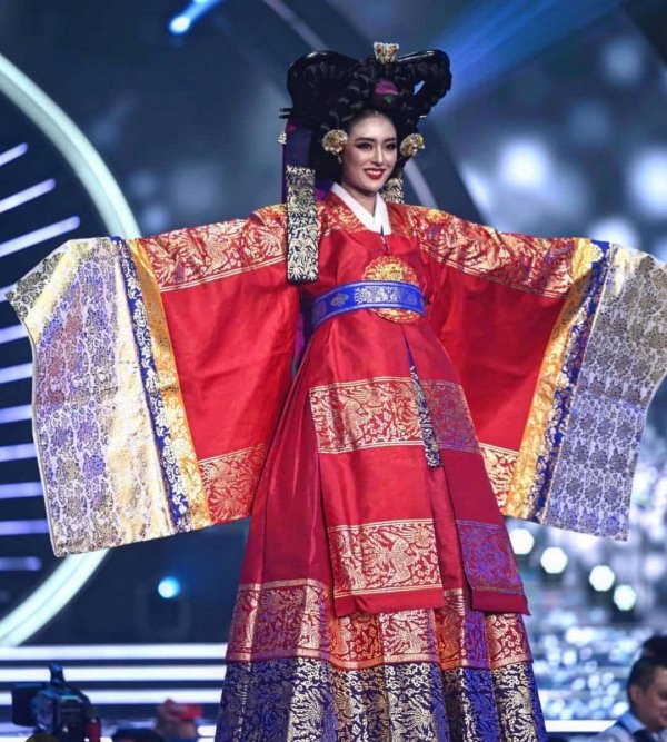 Впечатляющие наряды участниц конкурса Мисс Вселенной-2021