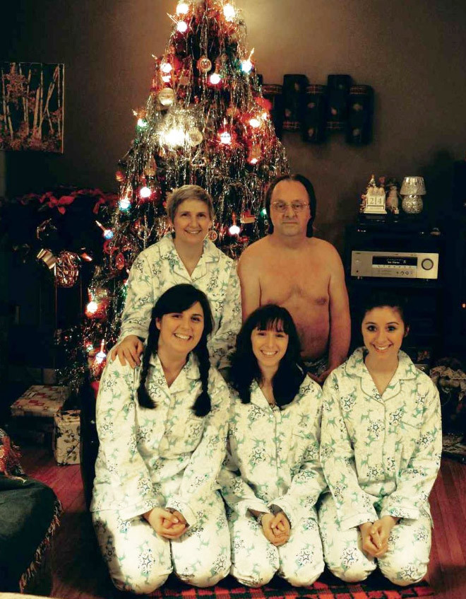 Нелепые и забавные рождественские семейные фотографии прошлого