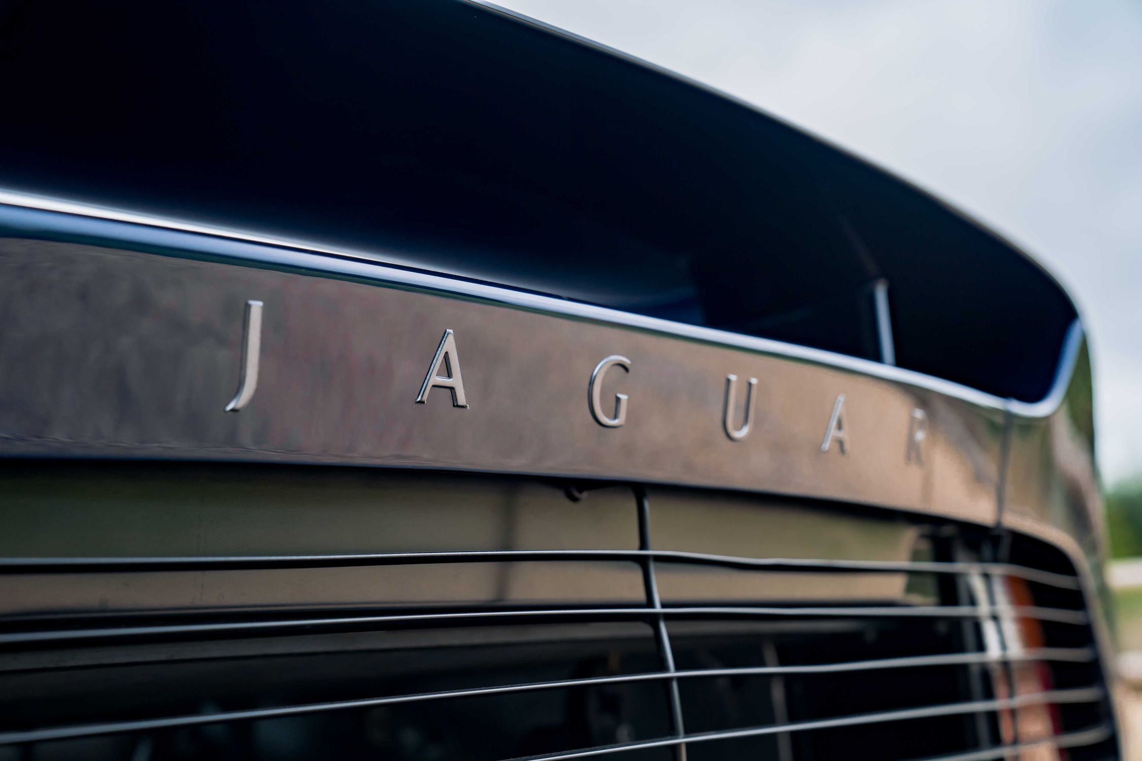 Один из самых красивых автомобилей Jaguar XJ220 1993 года