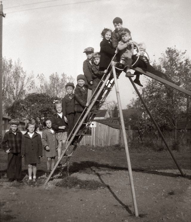 Развлечения детей в 1950-х годах на старых снимках