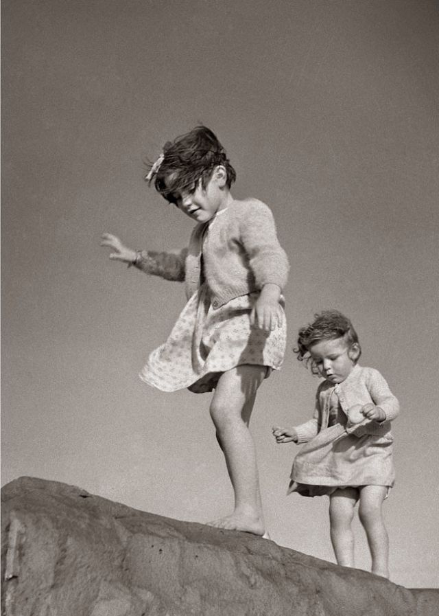 Развлечения детей в 1950-х годах на старых снимках