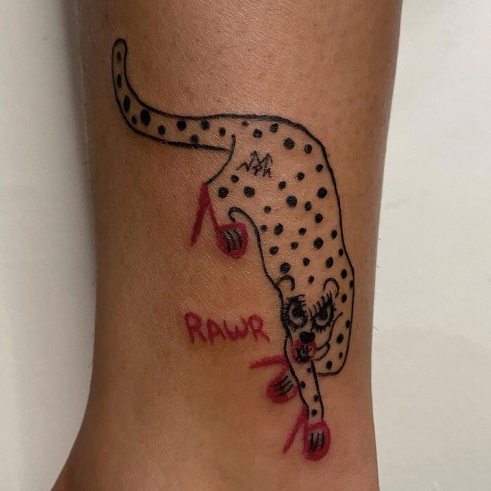 Забавные творения татуировщицы из Бразилии, которая не умеет рисовать