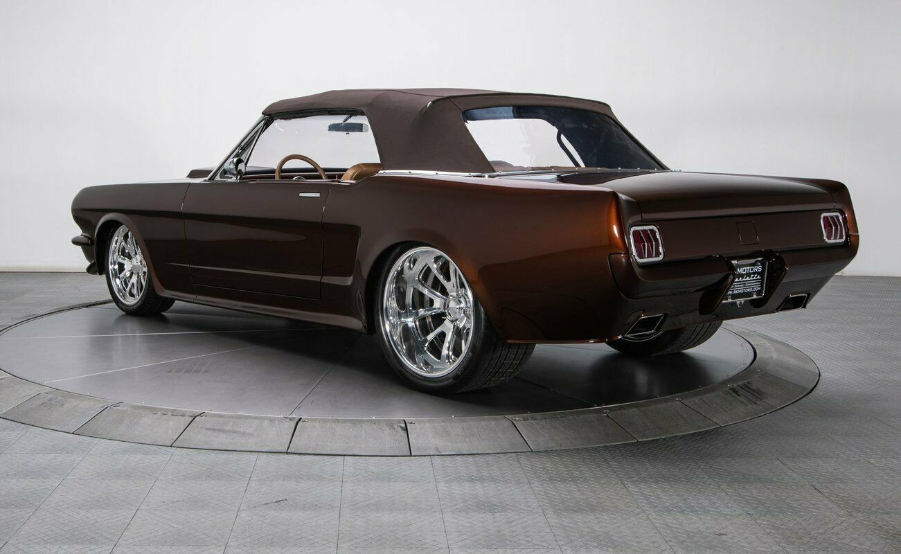 Модифицированный кабриолет Ford Mustang 1966 года просто феноменален