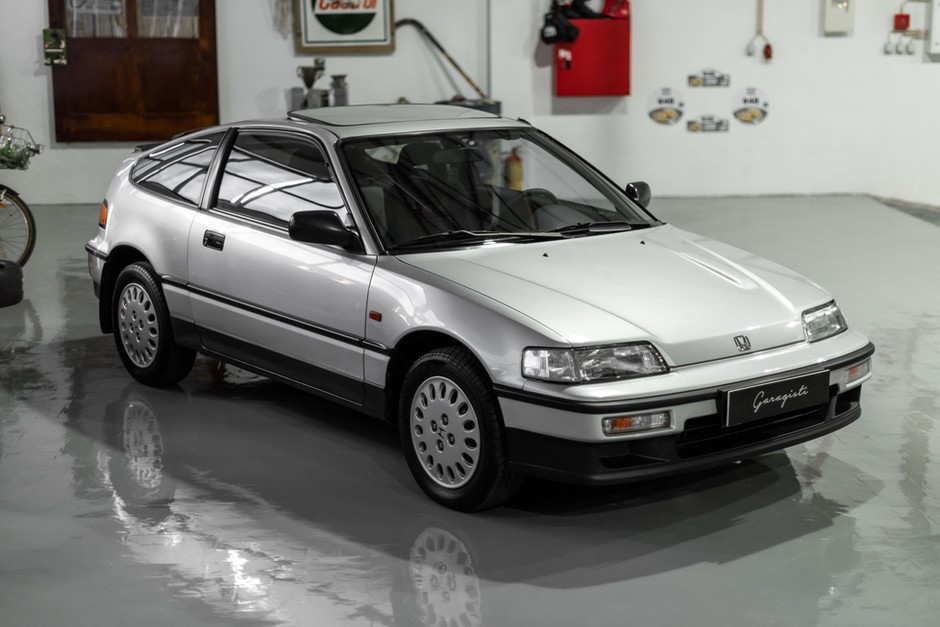 Полностью оригинальный Honda CRX 1990 года почти без пробега