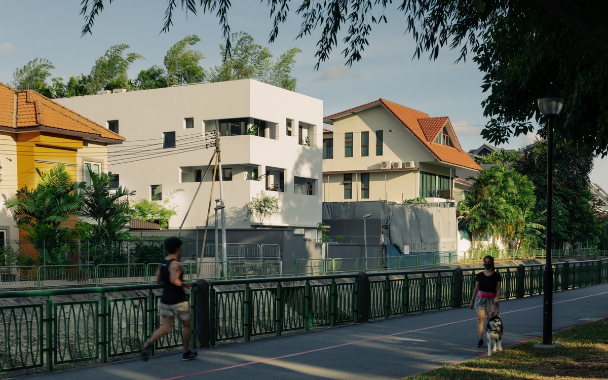 Современный комфортный дом для большой семьи в Сингапуре