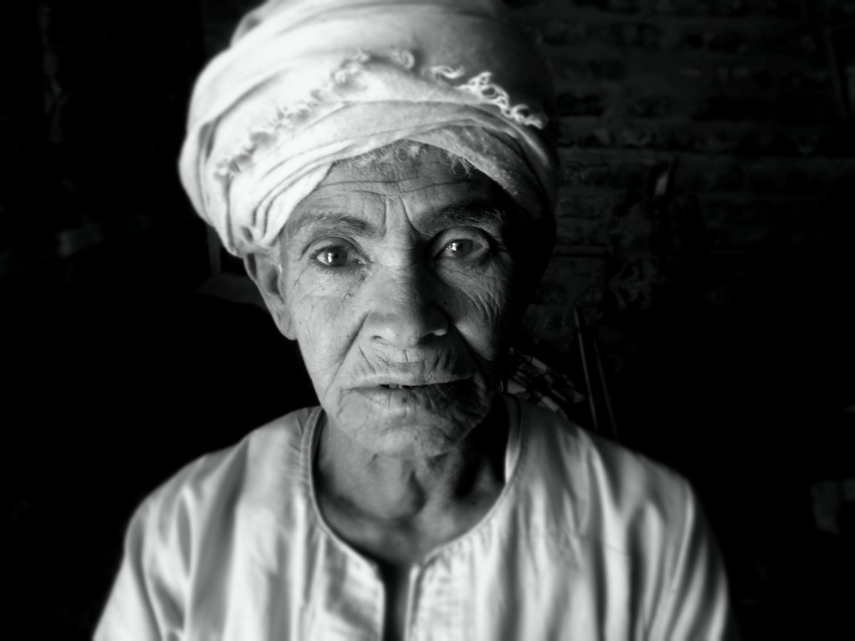 Египтянка больше 40 лет притворялась мужчиной и работала строителем