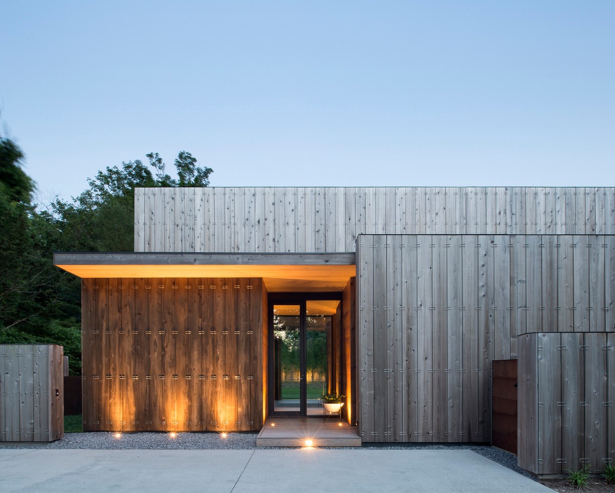 Модернистский загородный дом из дерева в США