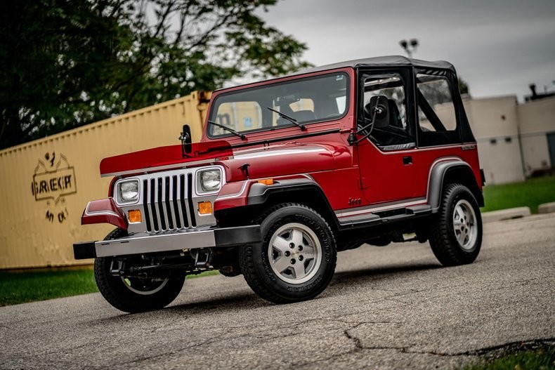 Крутой Jeep Wrangler 1987 года со сверхмалым пробегом