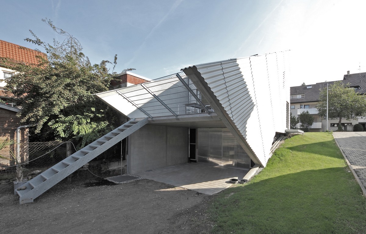 Необычный простой современный дом в Германии
