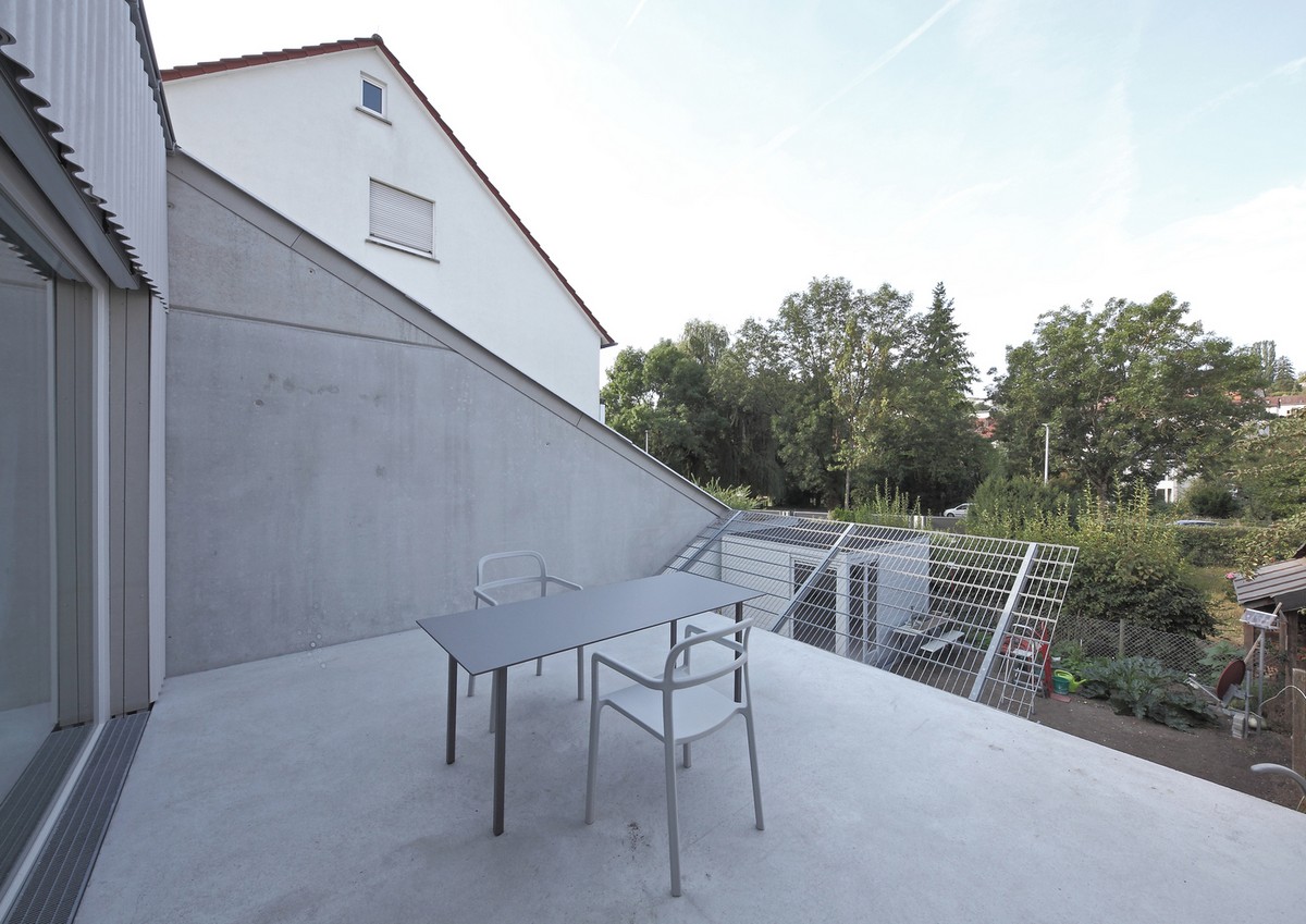 Необычный простой современный дом в Германии