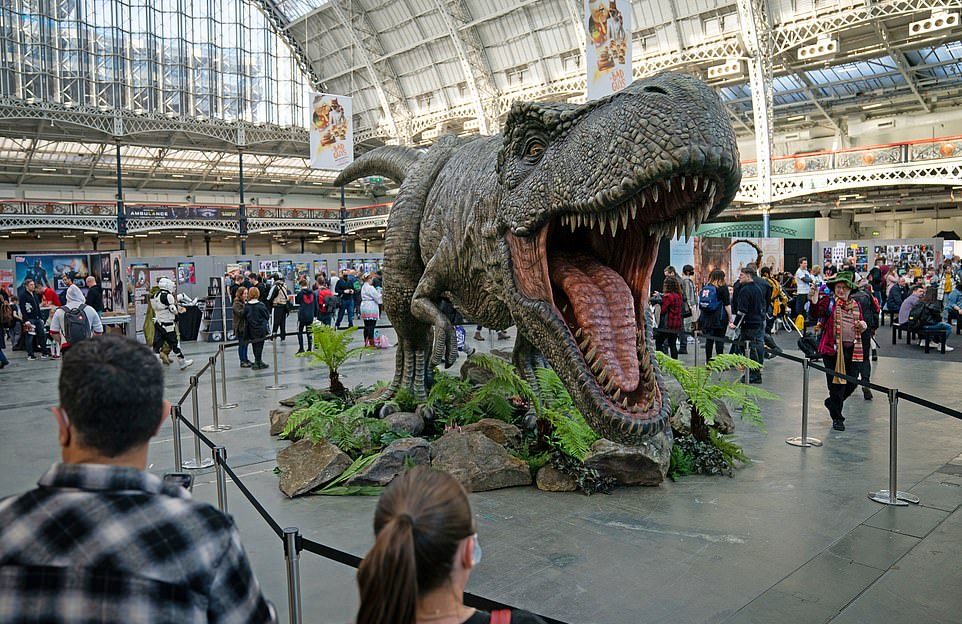Поклонники фантастических фильмов и косплея на Comic Con в Лондоне