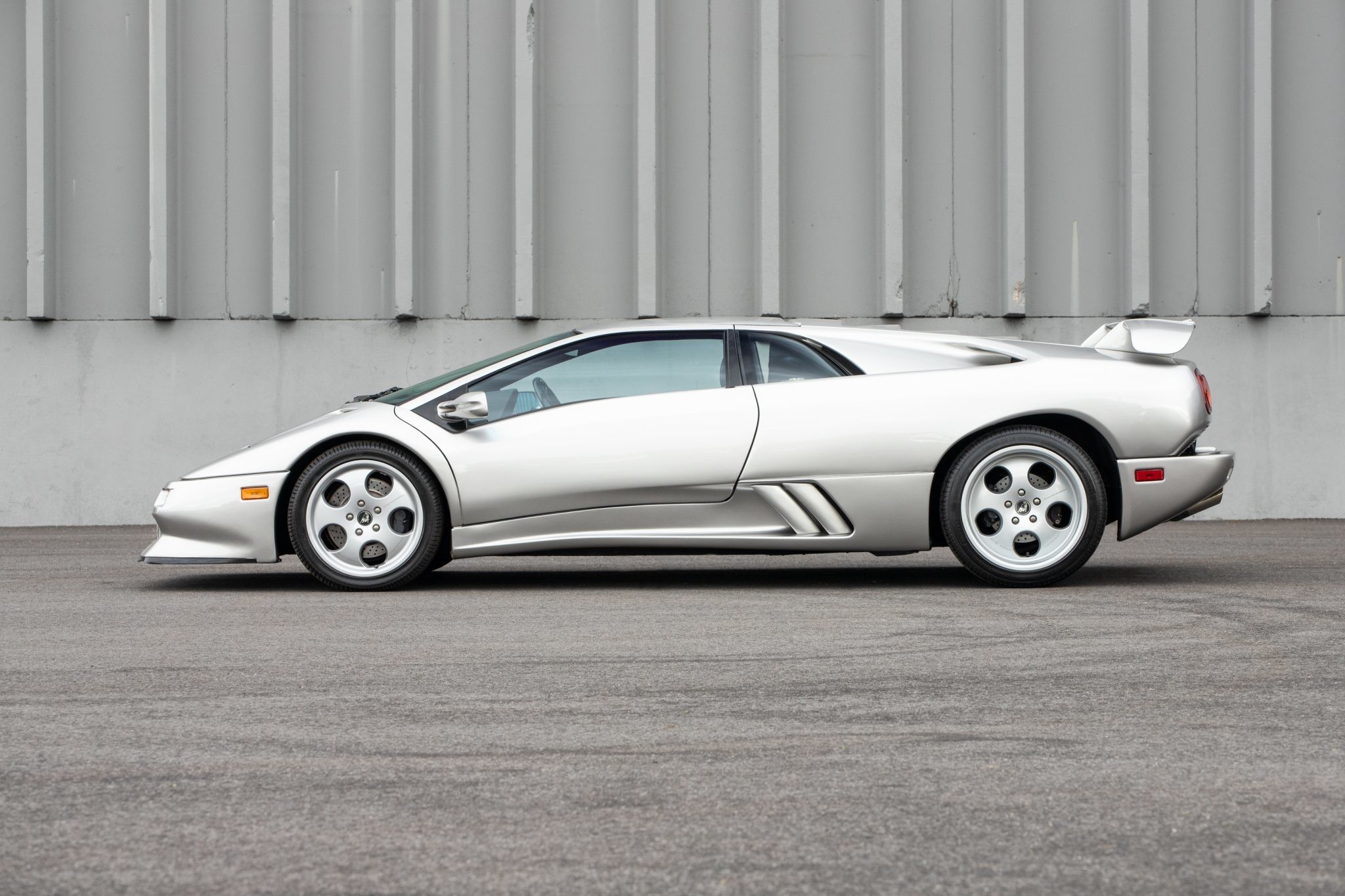 Редкий суперкар Lamborghini Diablo SE30: таких было выпущено 150 экземпляров