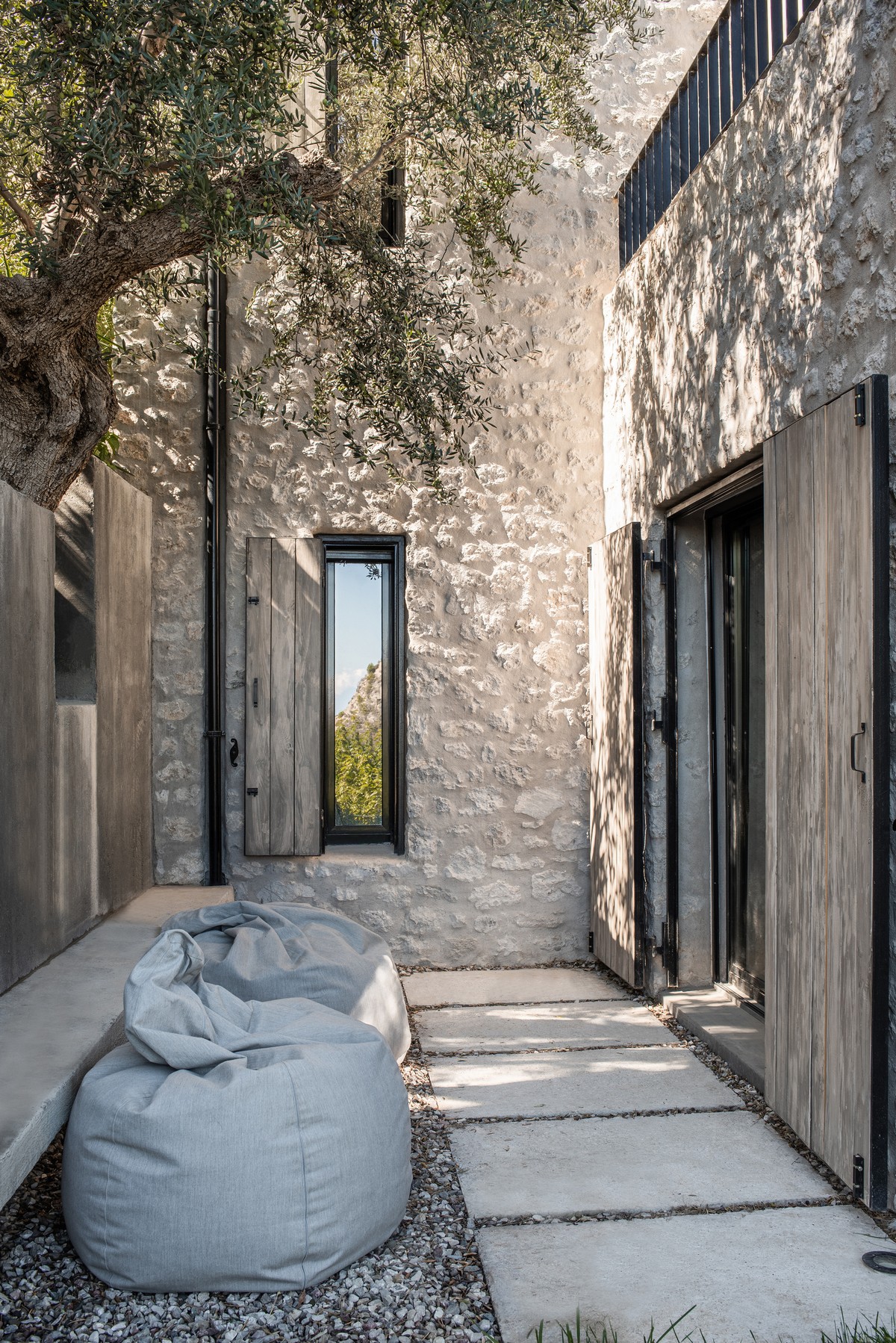 Сельский каменный дом для уединения в Греции