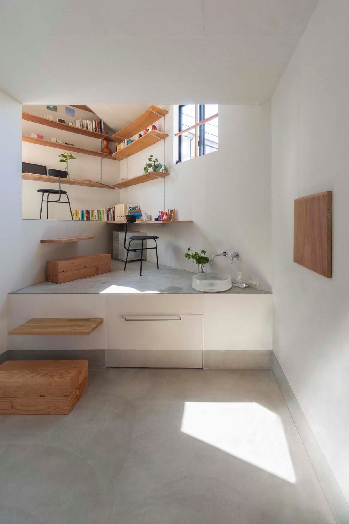 Небольшой дом с разными уровнями в Японии чтобы, использовать, разных, которые, этажей, внутри, между, создать, композицию, дизайн, соответствии, архитекторы, Такацуки, впервые, уровни, этого, встретиться, пространства, небольшого, жизнь
