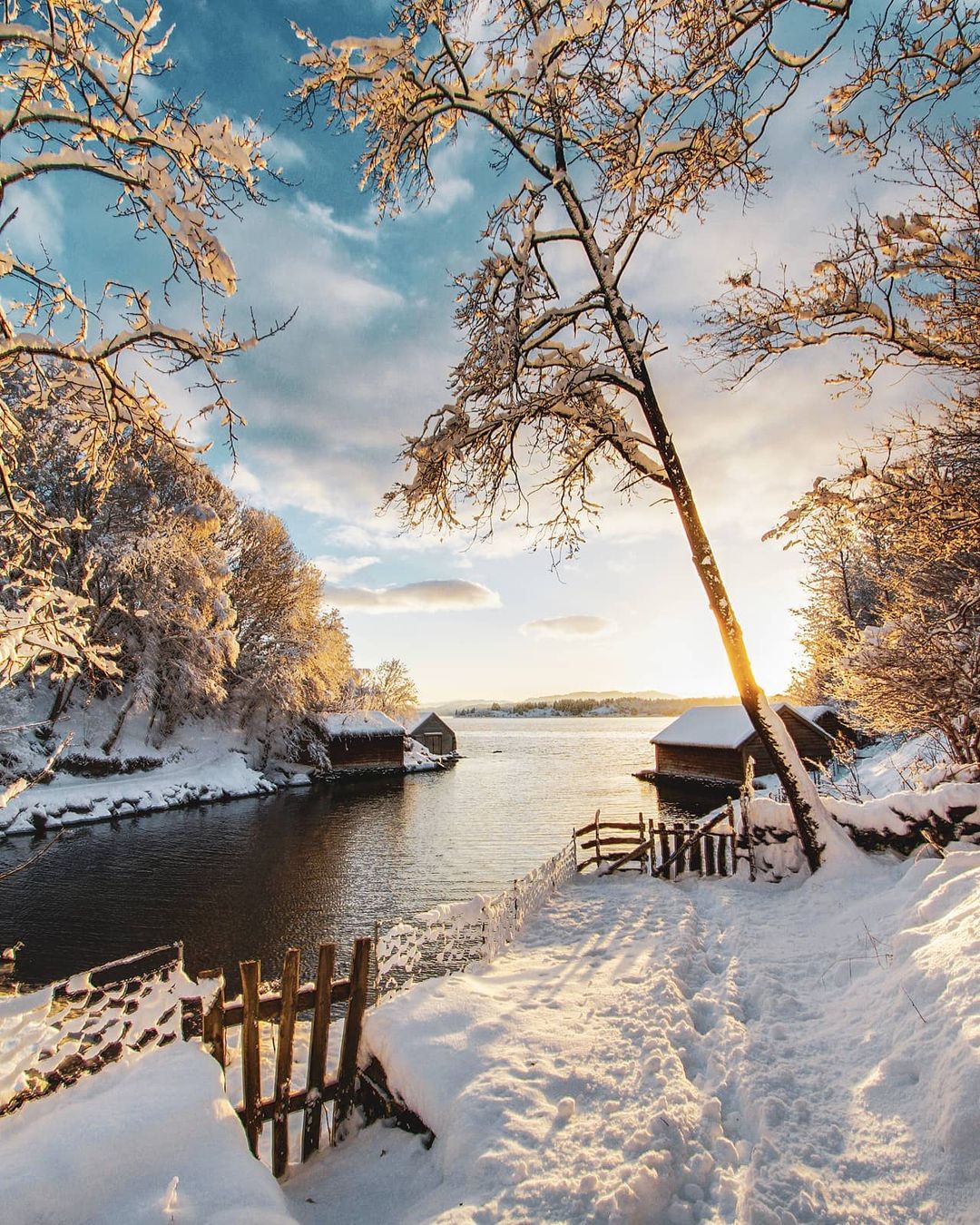 Красивые пейзажи Норвегии на снимках Оле Моена