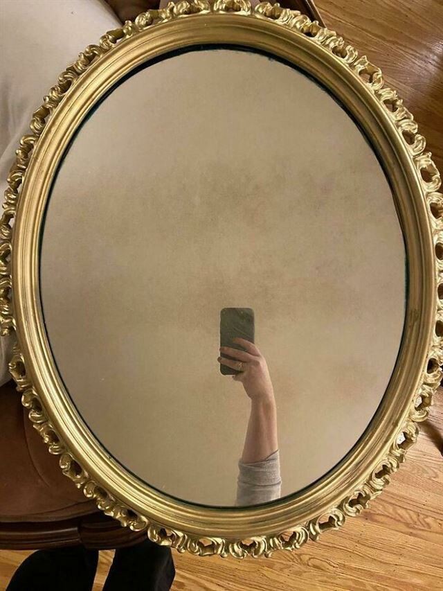 Почему же так трудно сфотографировать зеркало незаметно?
