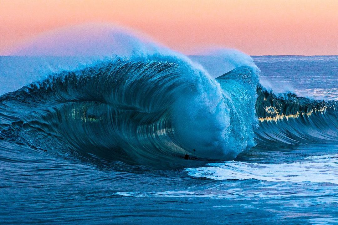 Морская стихия на снимках Беннетта Ломбардо