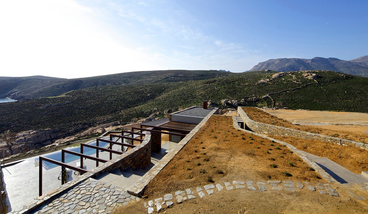 Каменная резиденция на острове в Греции