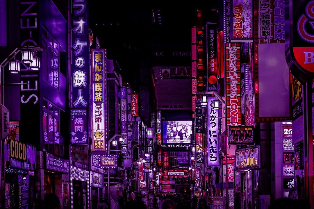 Улицы японских городов из путешествий Маттео Карелла