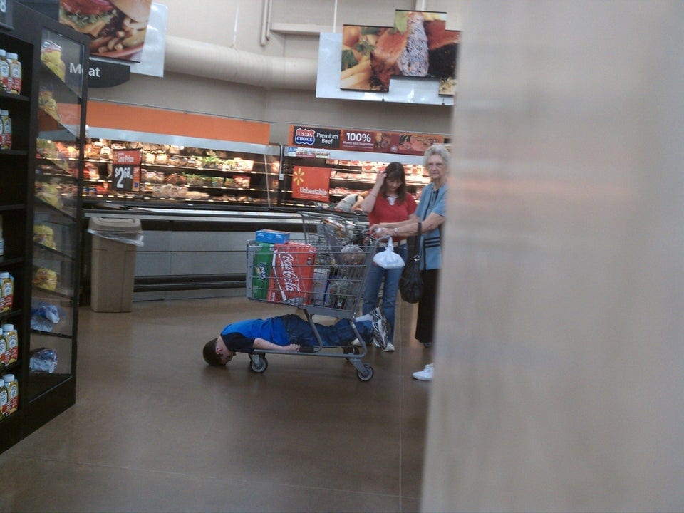 Забавные снимки о нескучной жизни сотрудников супермаркетов