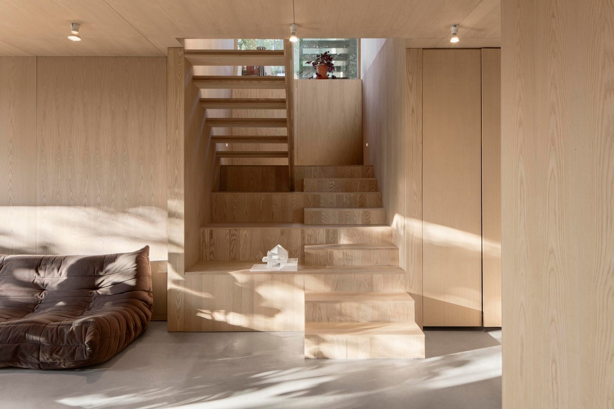 Деревянный дом с решетчатым фасадом в Швеции