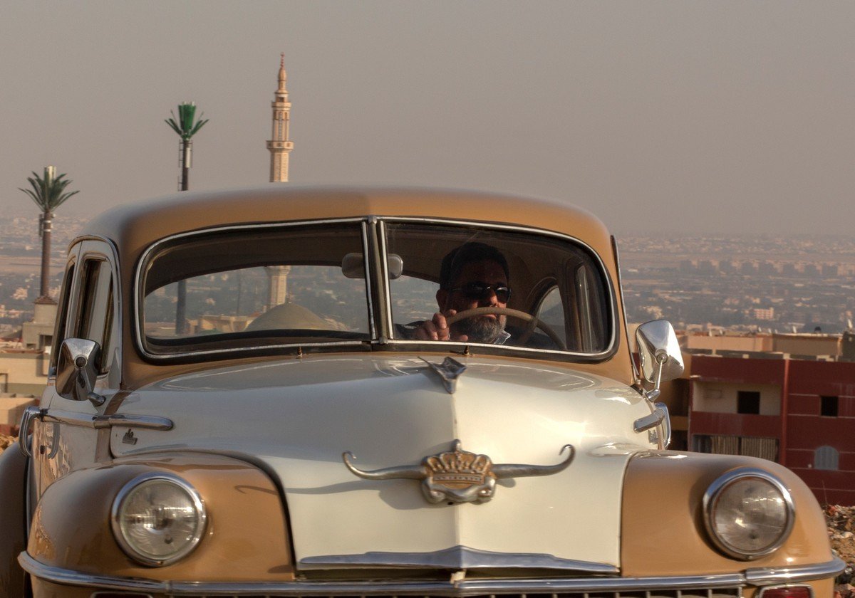Коллекционер собирает классические автомобили в Египте