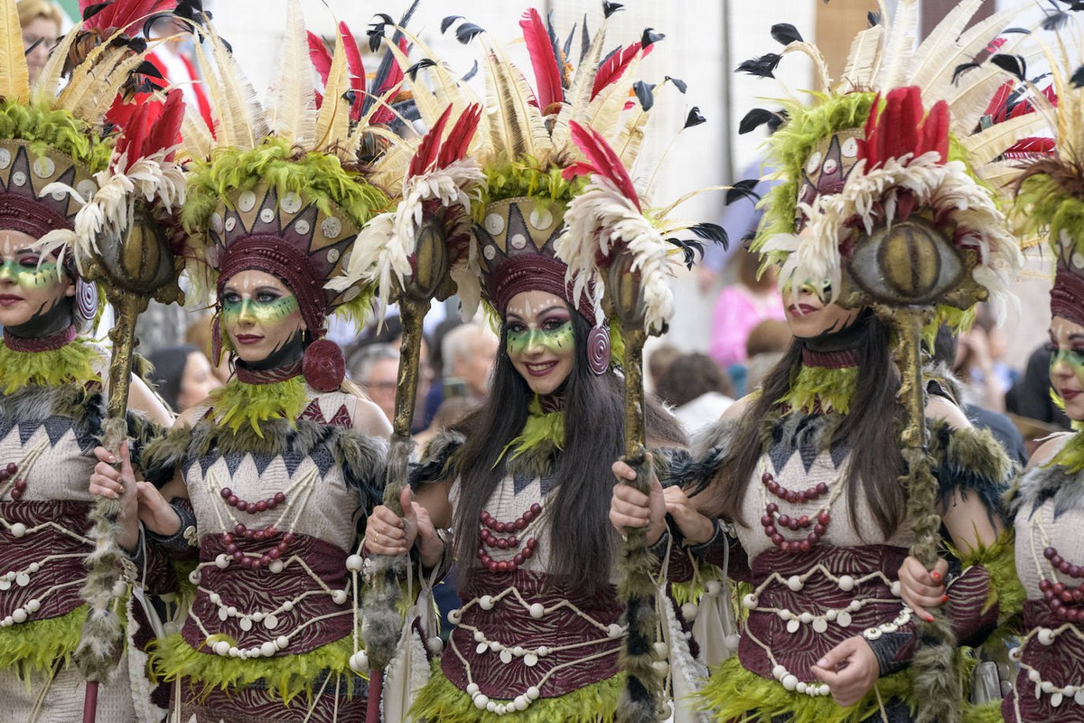 Парад на праздник мавров и христиан в Испании