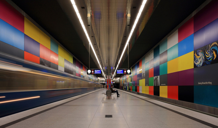 Снимки удивительных станций метро из разных стран мира