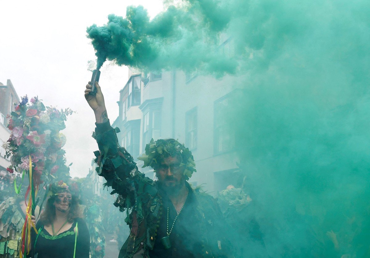 Яркий фестиваль Джек в Зеленом в Гастингсе
