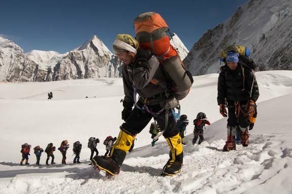 Почему некоторым альпинистам не нужны кислородные баллоны?