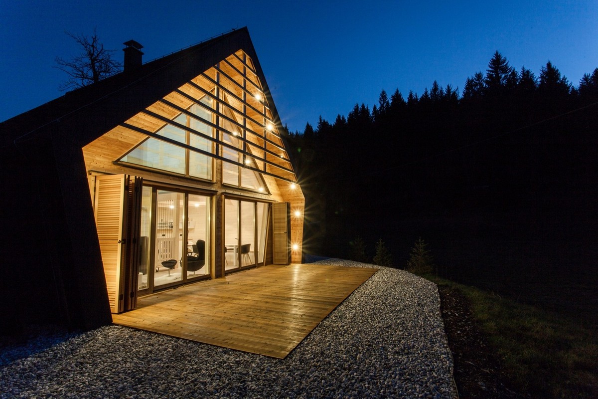 Уютный деревянный дом для отдыха в Словении