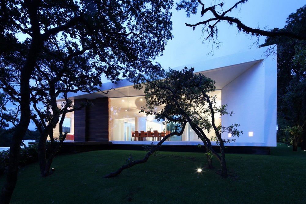 Яркий минималистский дом в Мексике