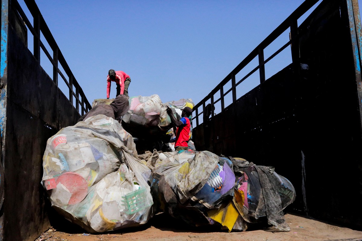Свалка в Сенегале - не только мусор для переработчиков
