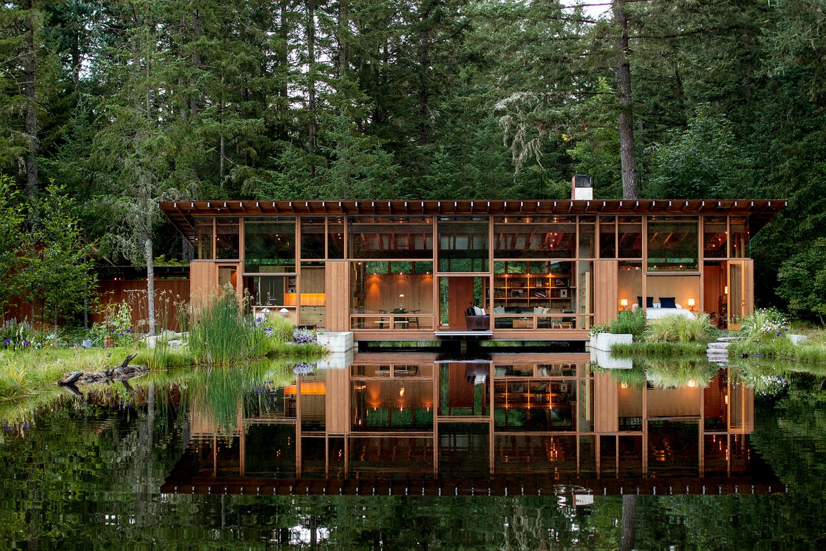 Загородный домик у озера в США