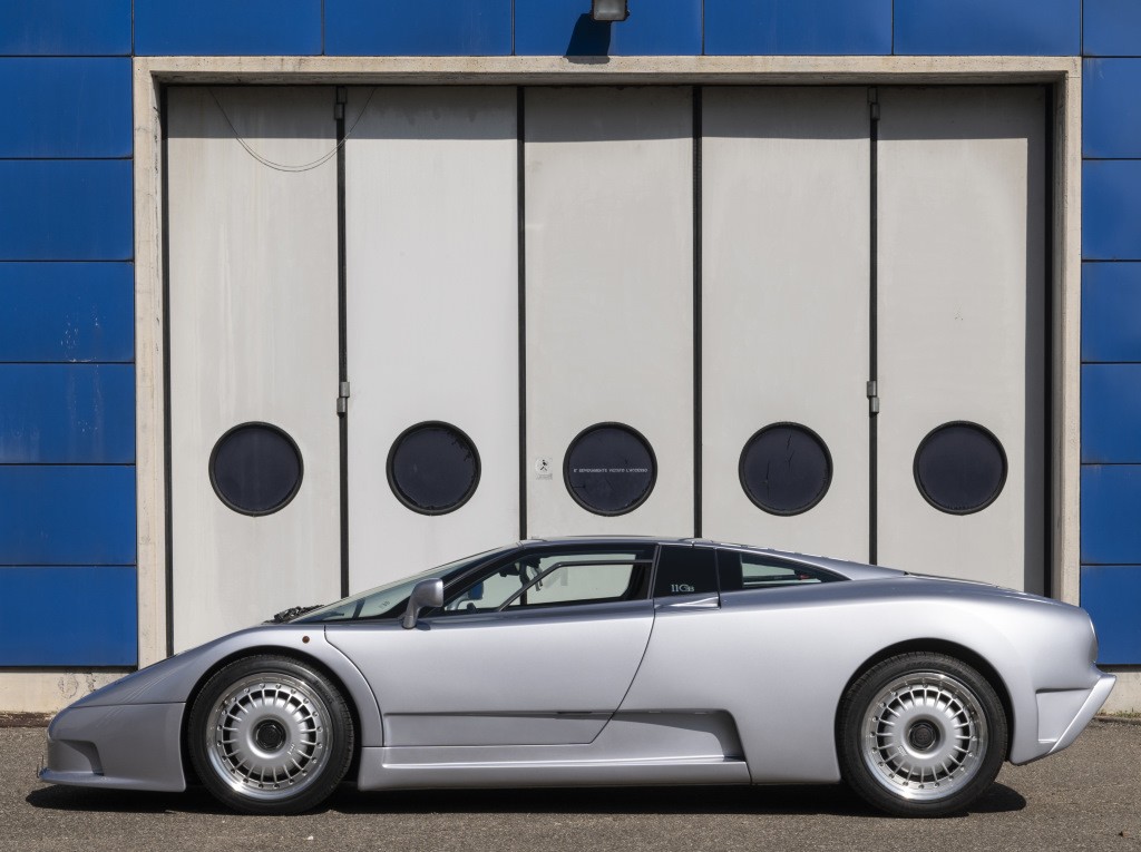 Суперкар Bugatti EB110 GT, который превосходит ожидания