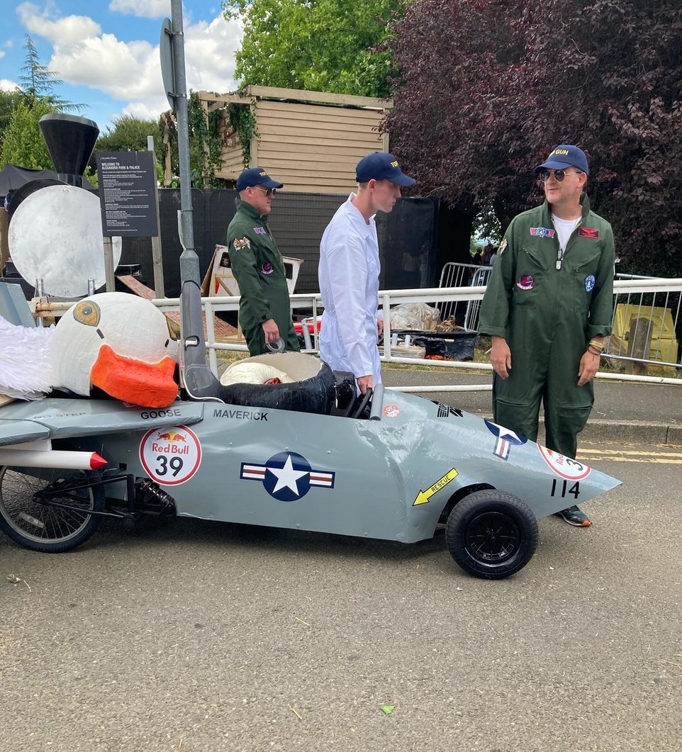 Причудливые машинки на гонке Red Bull Soapbox в Лондоне