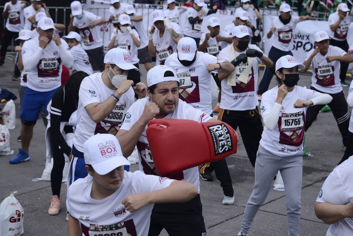 В Мехико 14 299 боксеров приняли участие в массовом уроке на площади