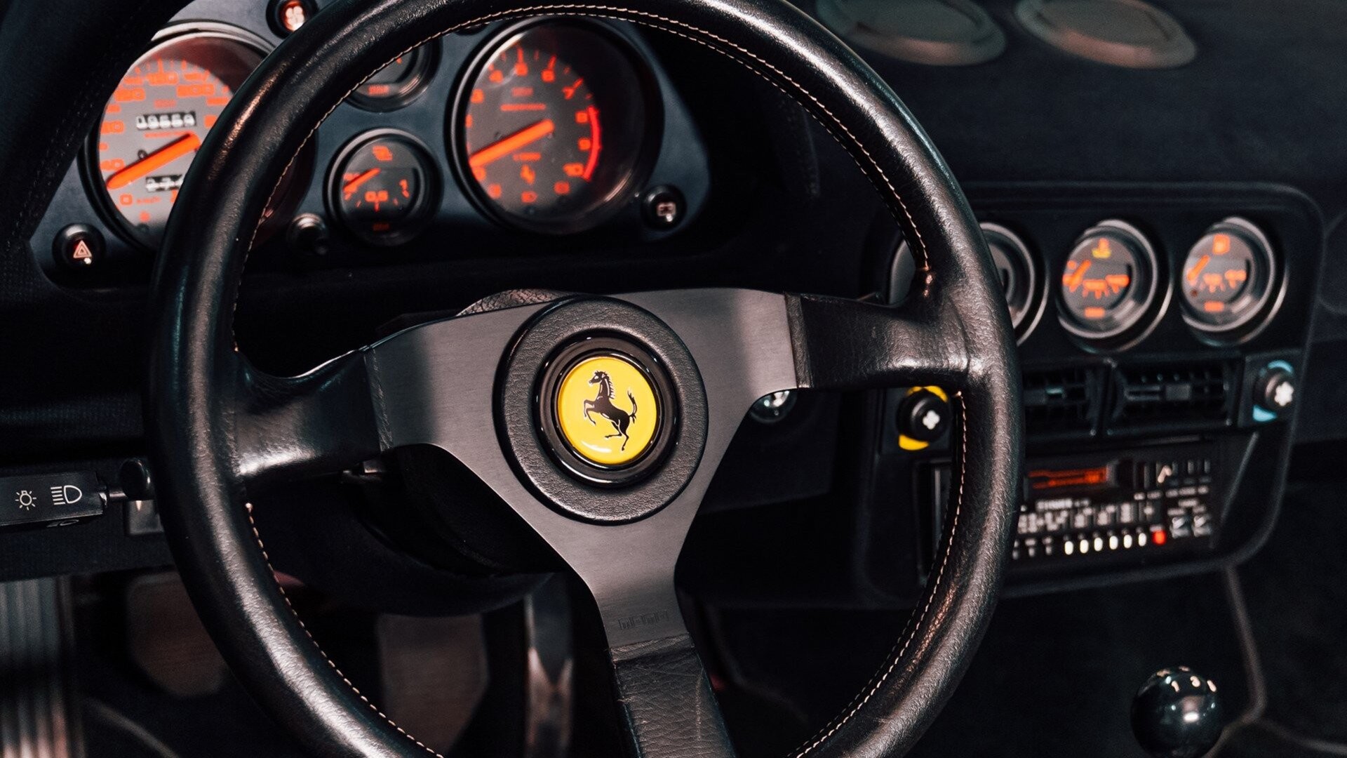 Ferrari 288 GTO из коллекции французского гонщика продали