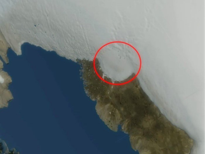 Что скрыто под льдами Гренландии – далёкого северного острова?