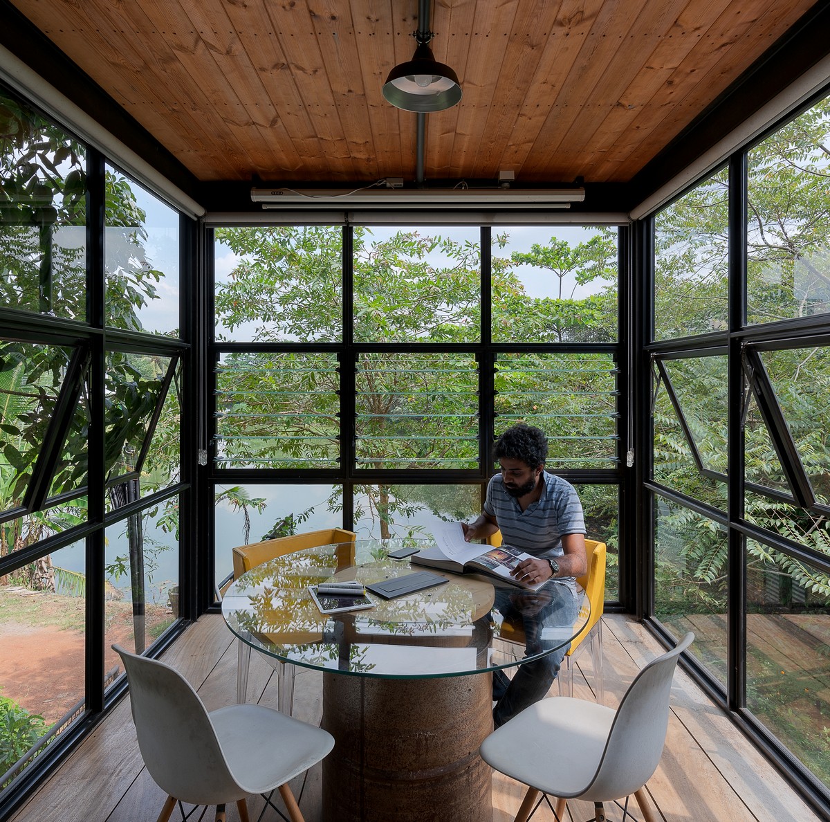 Дом и студия для архитектора и его семьи в Шри-Ланке