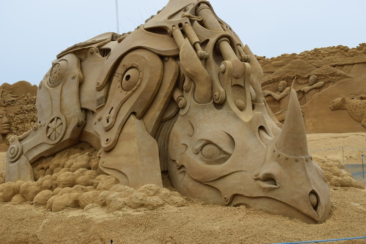 Впечатляющие фигуры из песка как произведения искусства