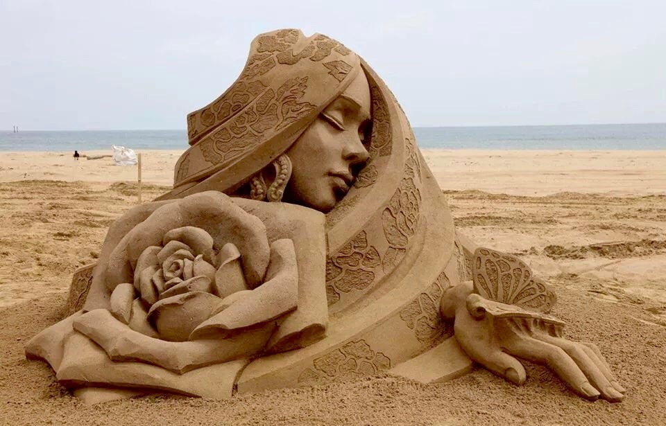Впечатляющие фигуры из песка как произведения искусства