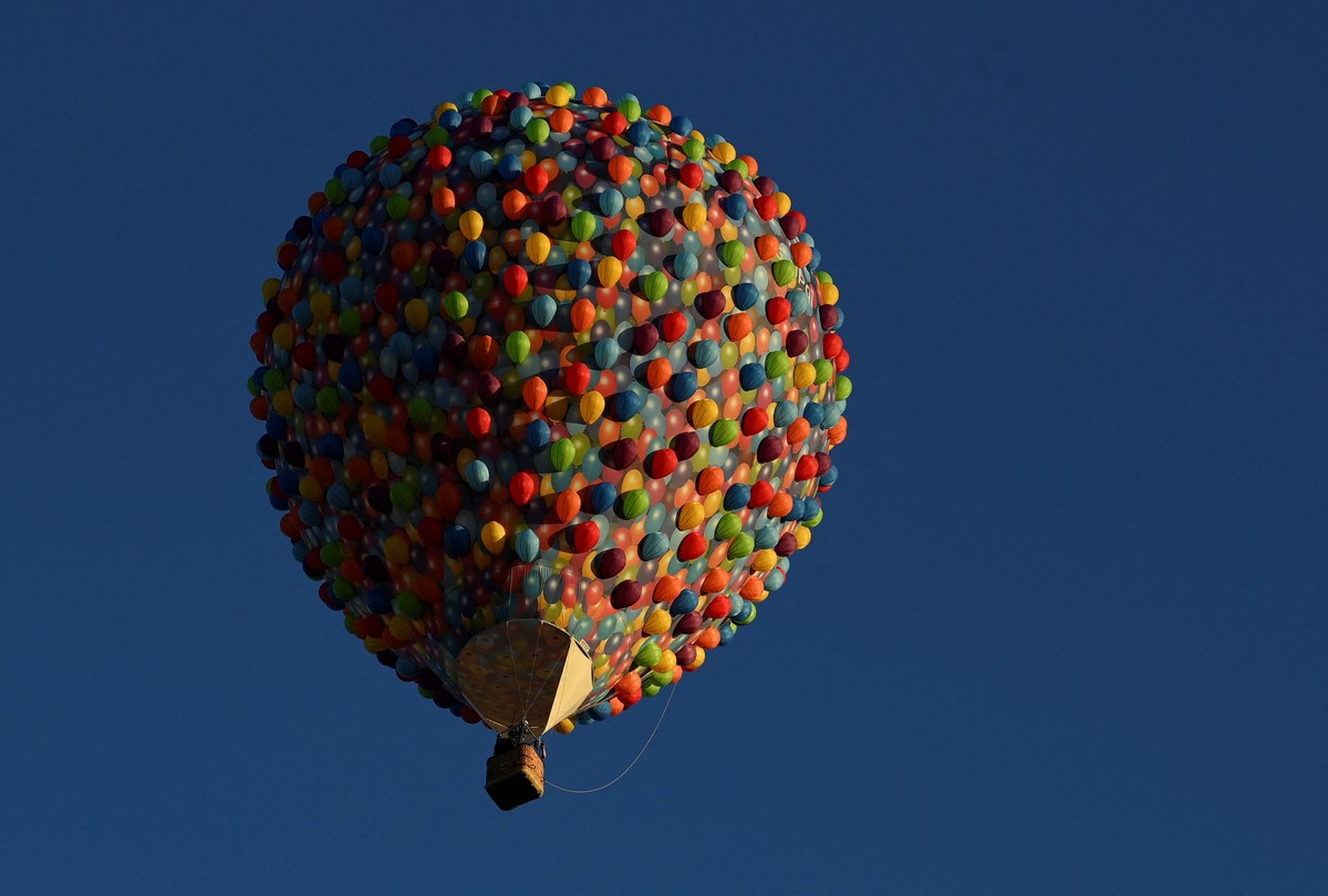 Бристольская Международная Фиеста воздушных шаров. Воздушные шары необычной формы. Фестиваль воздушных шаров 2023. Интересные факты про шар.