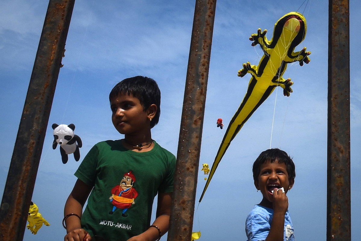 Международный фестиваль воздушных змеев в Индии на снимках