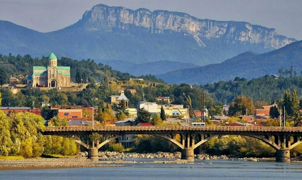 Список самых красивых городов Грузии с их достопримечательностями
